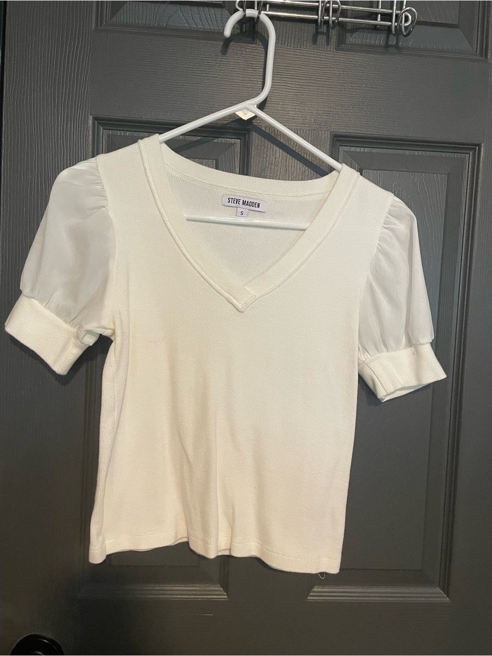 Steve Madden Cream V-Neck Puff Sleeve Top